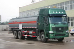 斯太爾后八輪雙橋運(yùn)油車